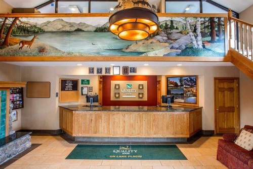 Quality Inn on Lake Placid - entrance